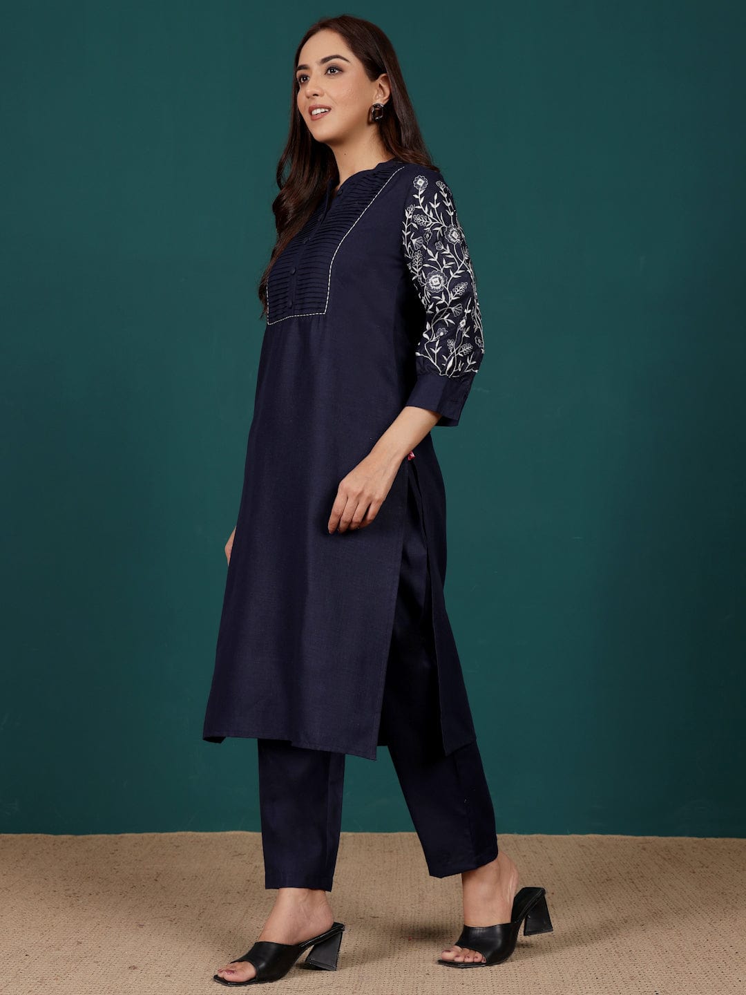 The Kurti Collection Women Floral Thread Embroidered Balloon Sleeve Pintuck Yoke Kurta With Trouser