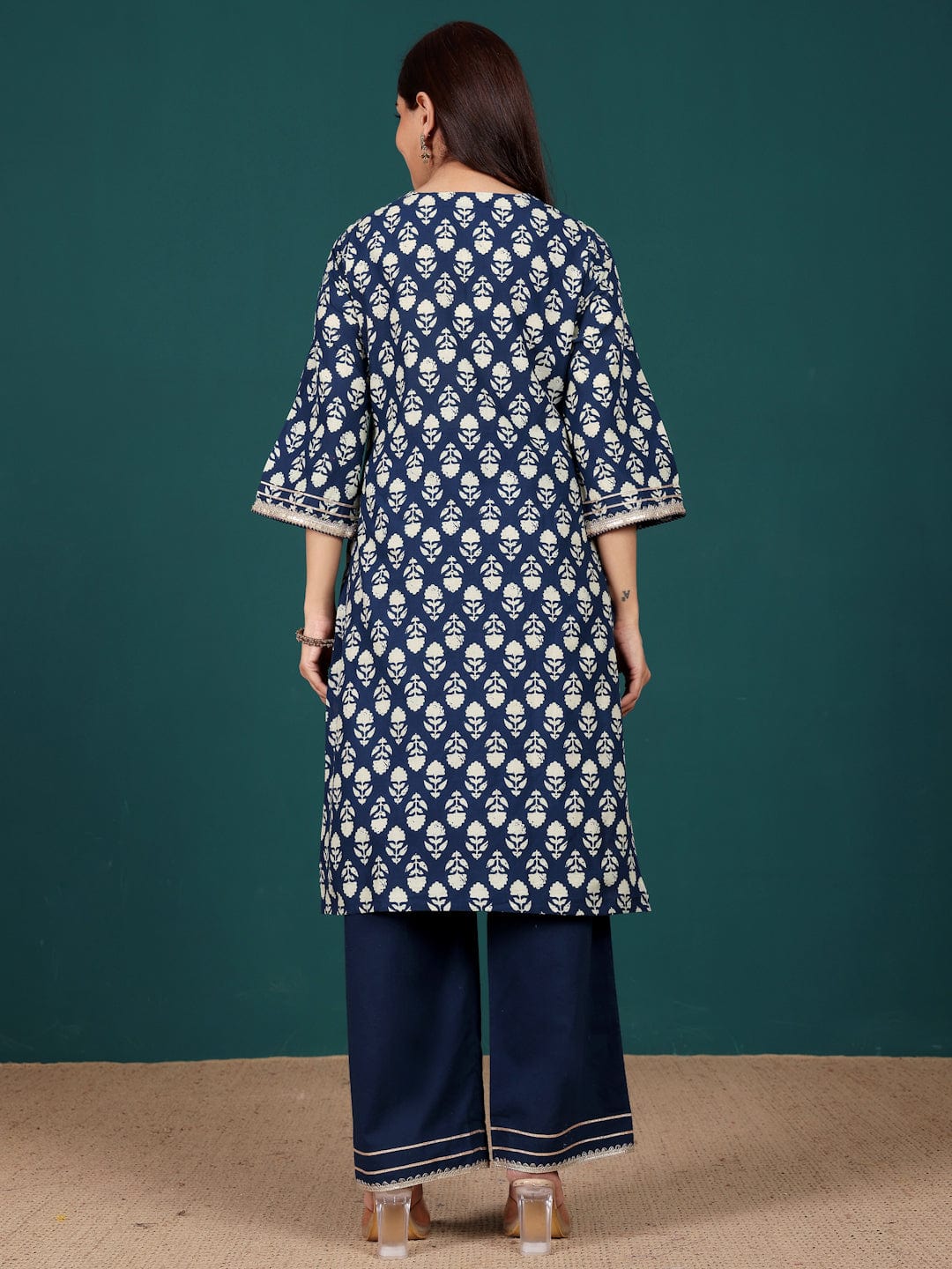KSUT Women Ethnic Floral Printed With Zari & Sequin Detail Kurta With Trouser
