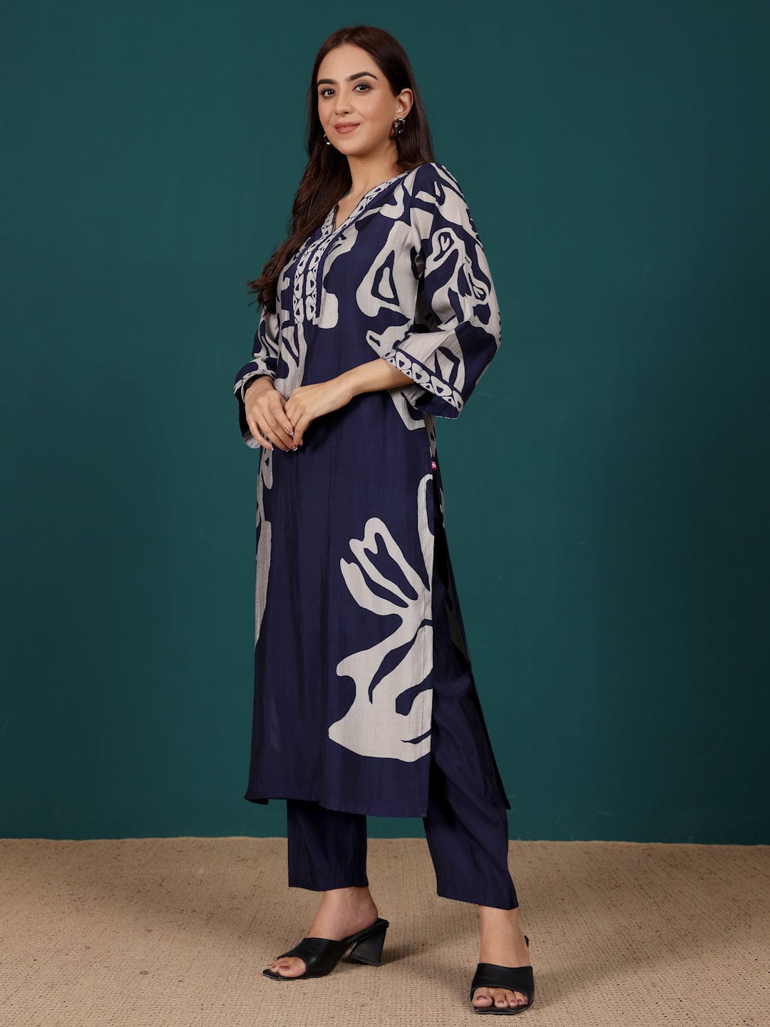 The Kurti Collection Women Abstract Printed V Neck Flared Sleeve Kurta With Trouser