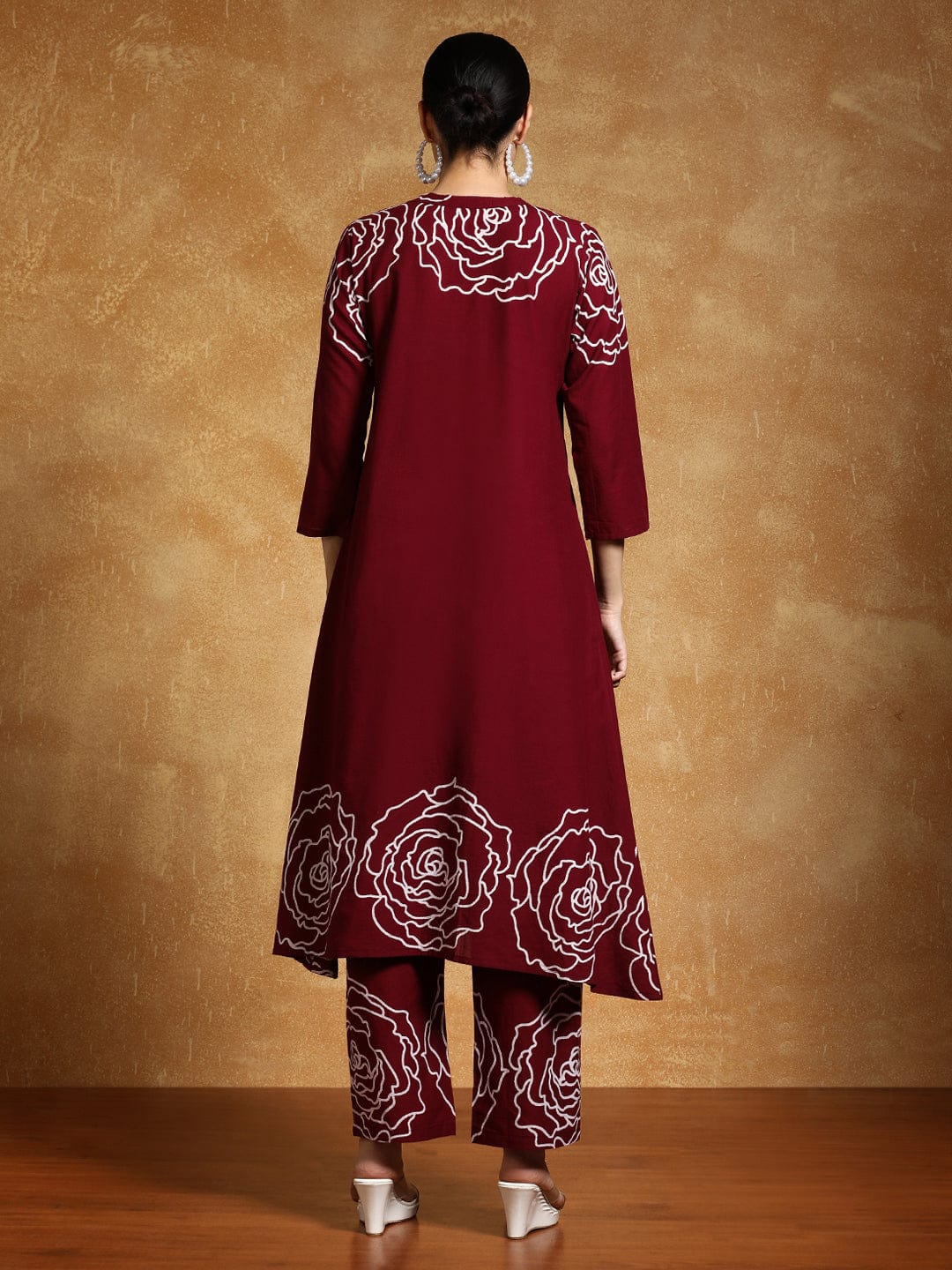 The Kurti Collection Women-Bold Floral Placement Printed Flared Kurta With Trouser