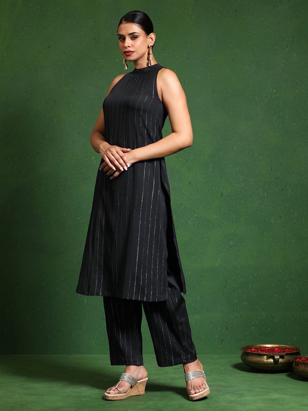 The Kurti Collection Women brown Halter Neck Straight Kurta with trouser
