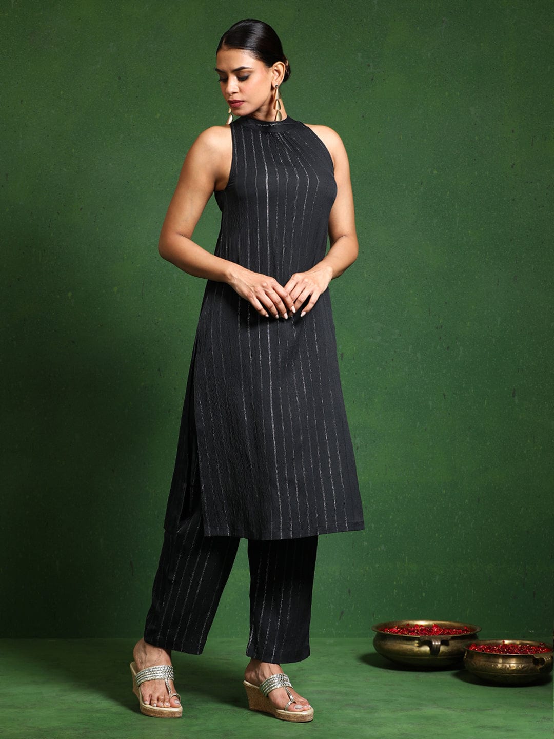 The Kurti Collection Women brown Halter Neck Straight Kurta with trouser