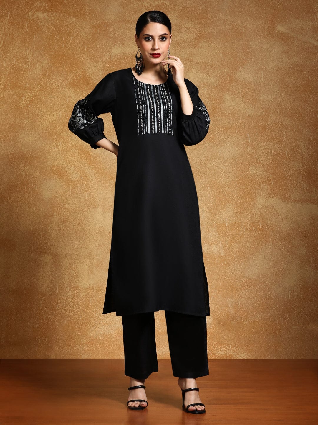 The Kurti Collection Women-Floral Motif Thread Embroidered Yoke Balloon Sleeve Kurta With Trouser