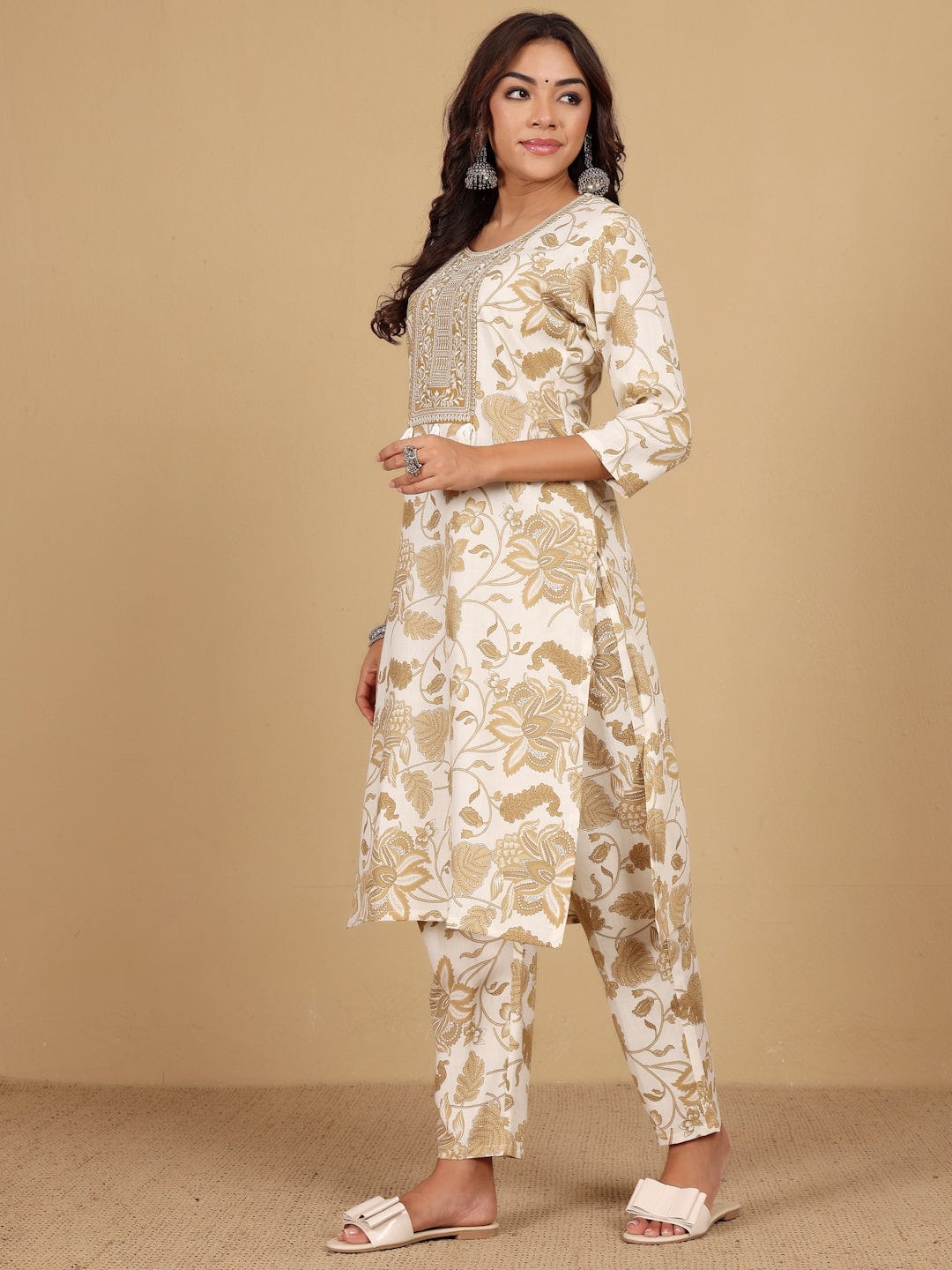 KSUT Women Round Neck Bold Print Co Ord Set