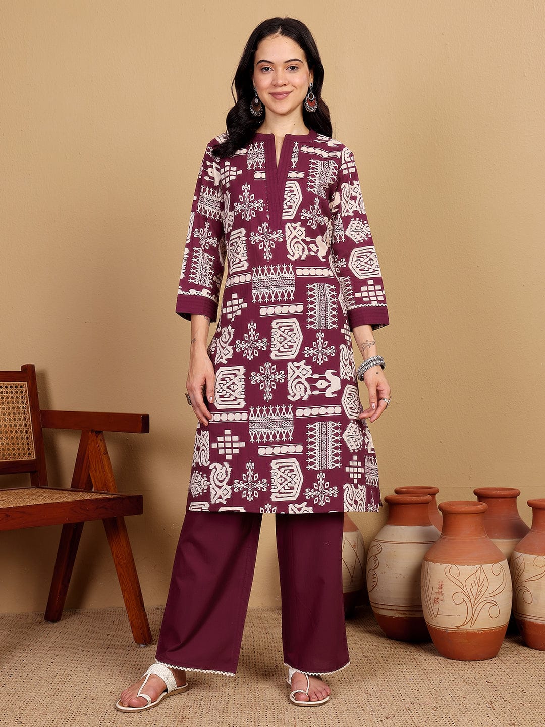 The Kurti Collection Women Printed Kurta With Pin-Tucks On Neck And Cuff With Delicate Lace Details Paired With Solid Trouders