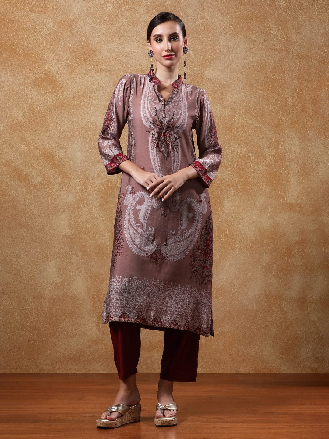 KSUT Women Paisley Printed Kurta With Trouser