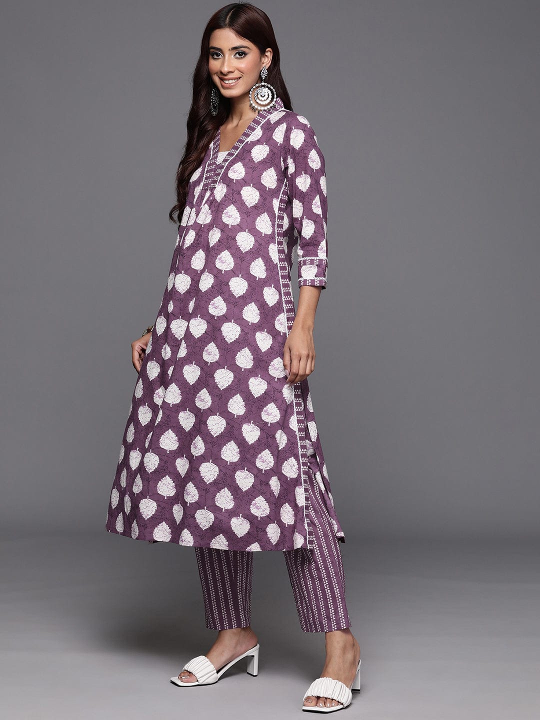 The Kurti Collection Women Floral Printed Straight Kurta With Tonal Printed Bottom And Dupatta