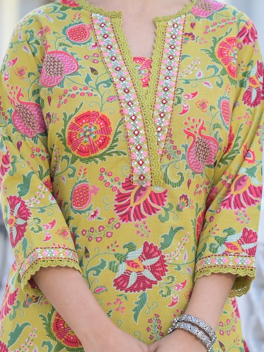 The Kurti Collection Women Floral Printed Round Neck Embroidered Kurta,Paired With Bottom And Printed Dupatta