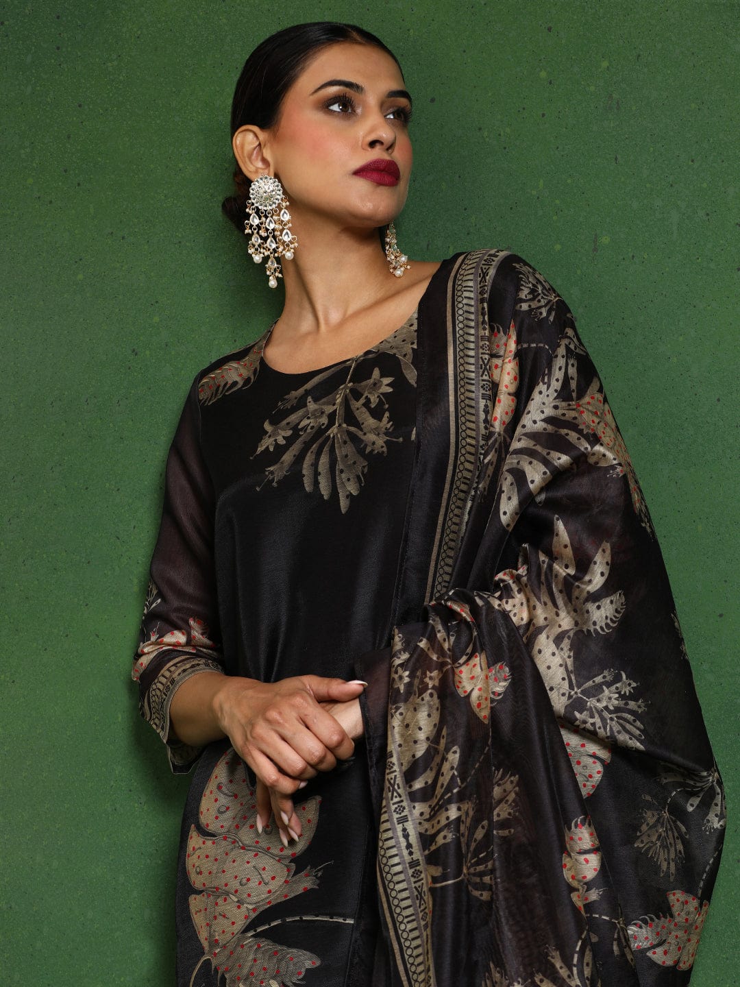 The Kurti Collection Women Round Neck Floral Printed Embroidered Kurta Paired With Solid Bottom And French Knot Embroidered Dupatta