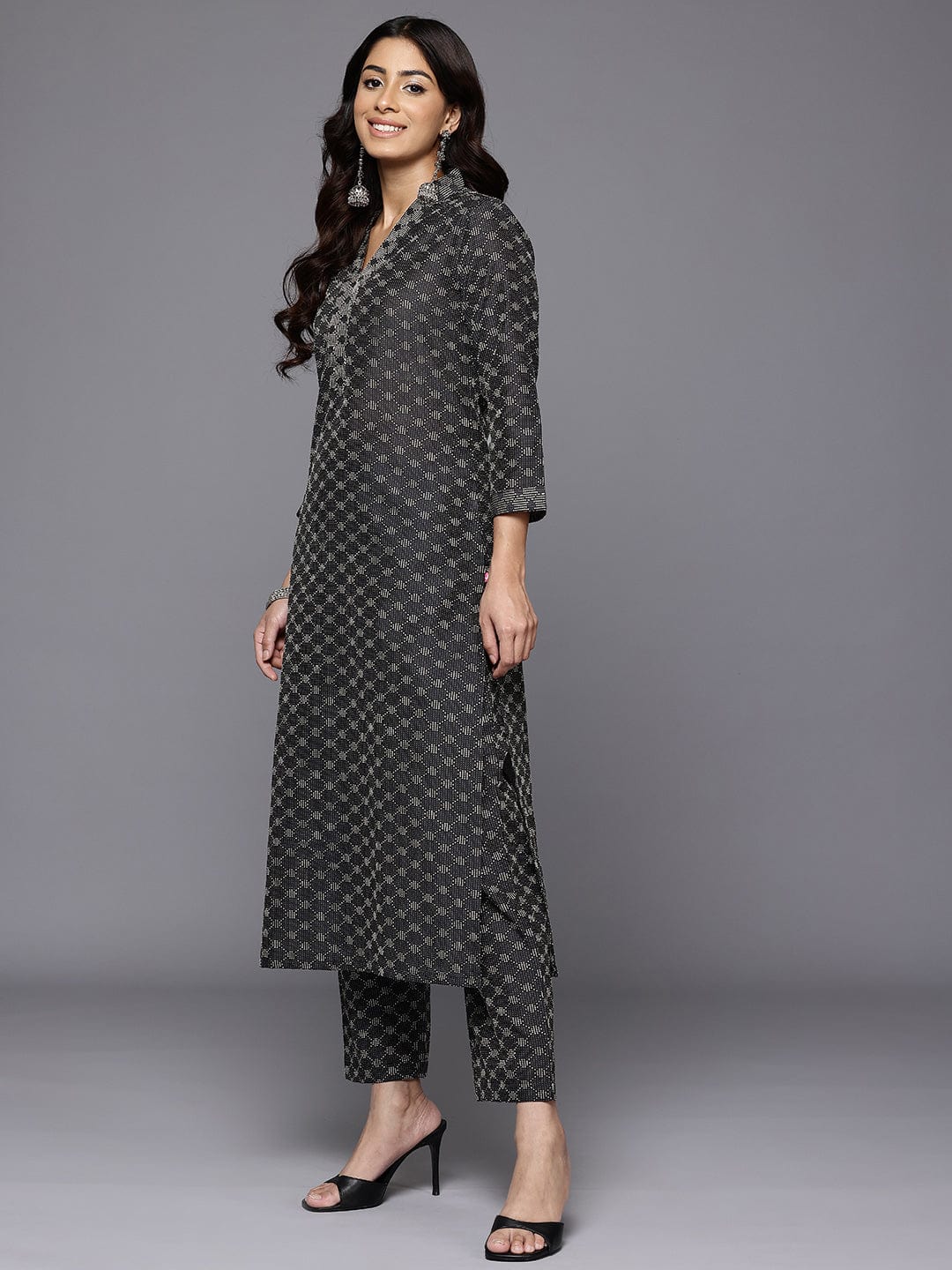 The Kurti Collection Women Black Jacquard Kurta Set With Dupatta