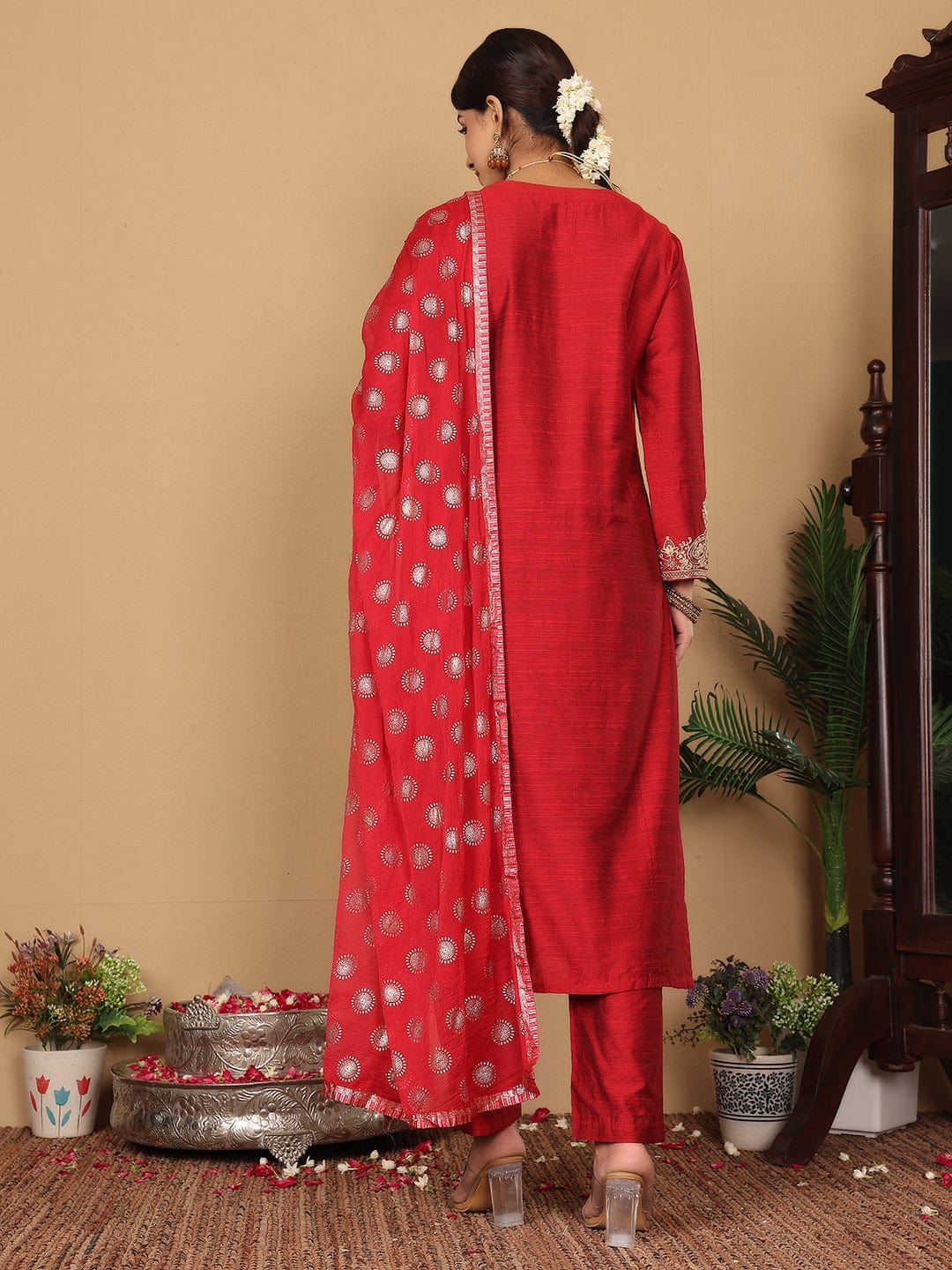 The Kurti Collection Women Maroon Zari Embroidered Kurta Set With Dupatta