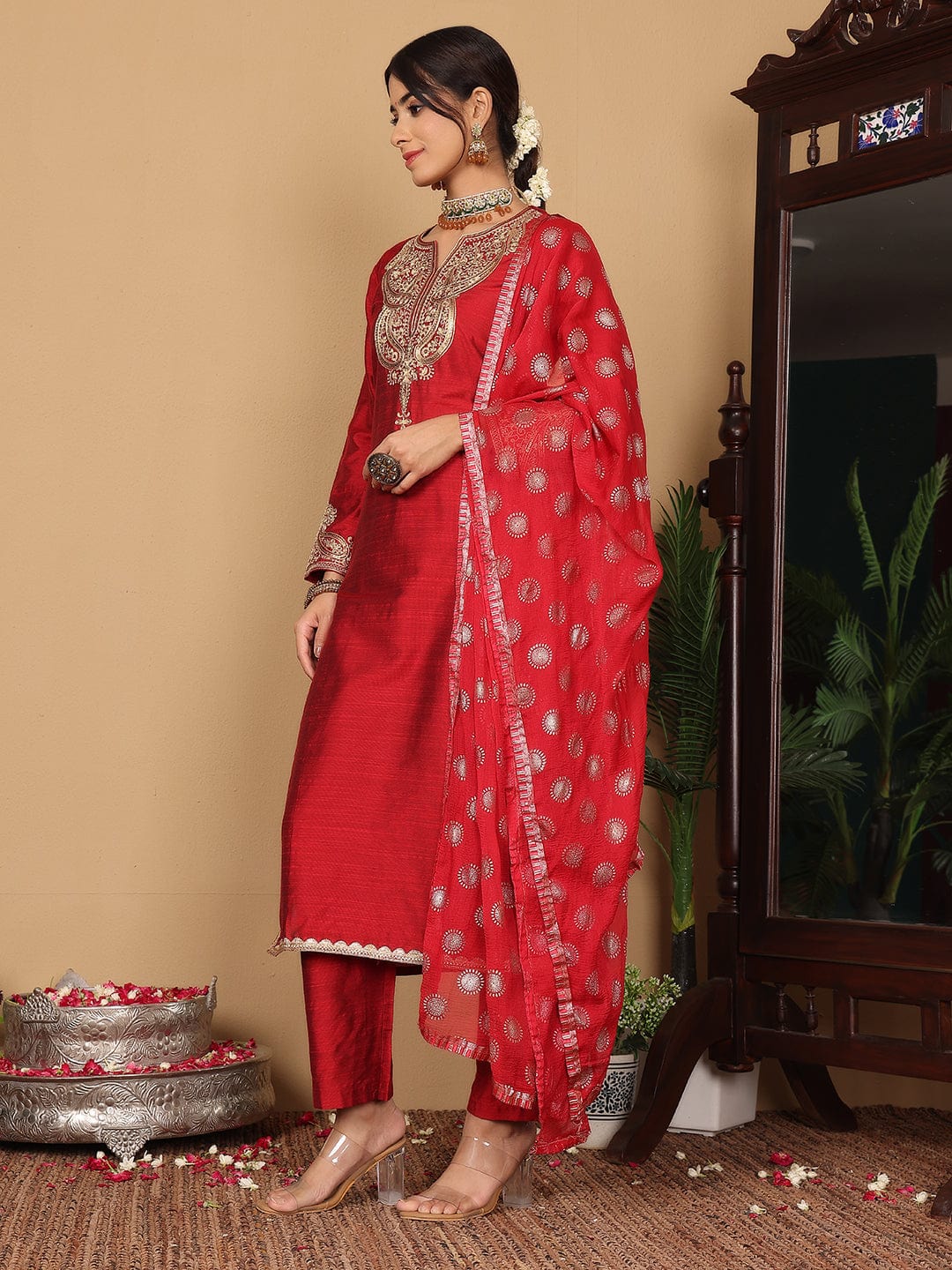 The Kurti Collection Women Maroon Zari Embroidered Kurta Set With Dupatta