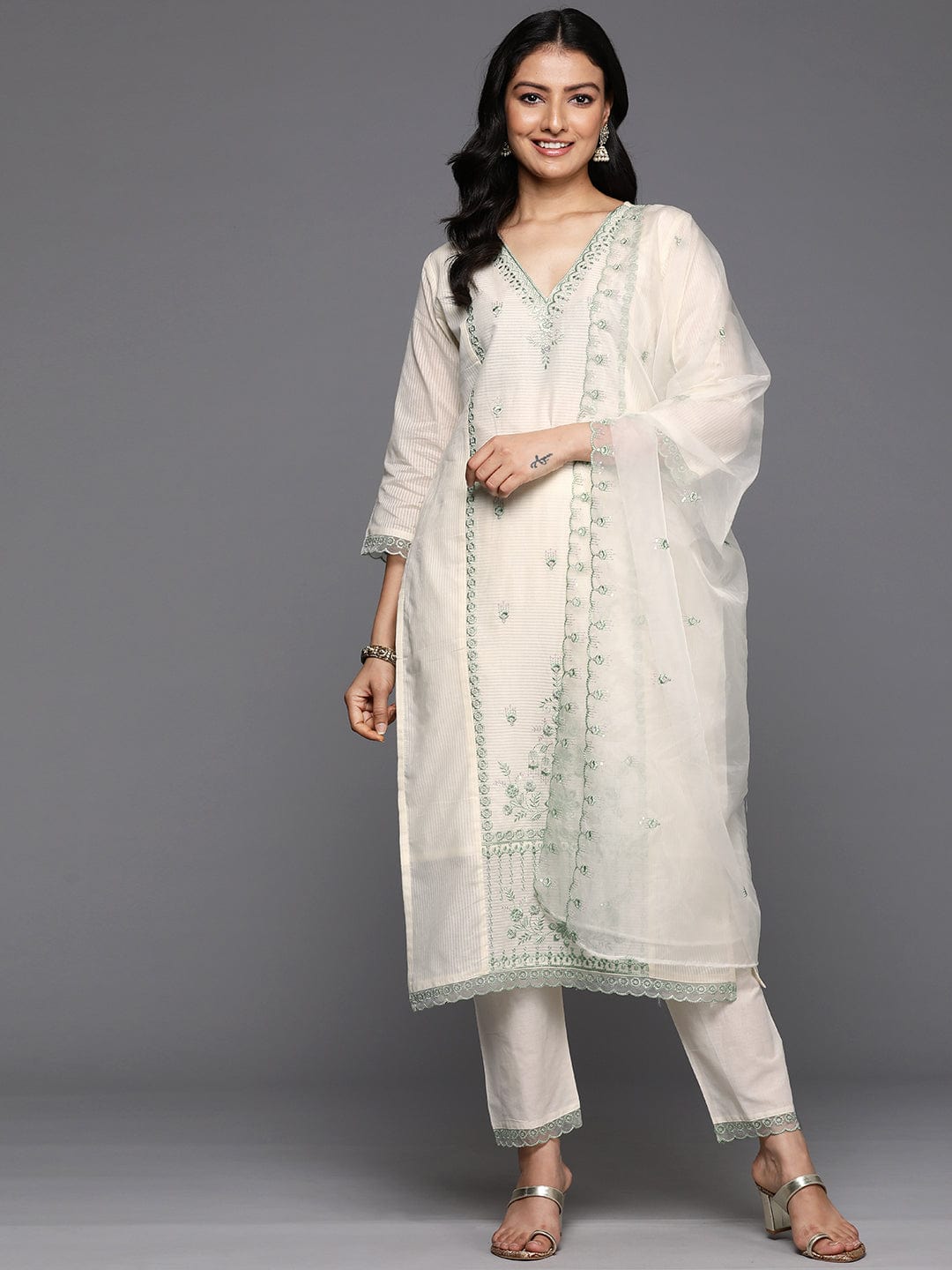 The Kurti Collection Women Cream V Neck Thread & Sequence Embroidered Kurta Paired With Bottom & Embroidered Organza Dupatta