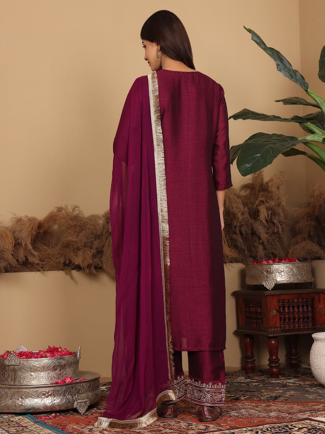 The Kurti Collection Women Zari Embroidered Kurta Set With Dupatta