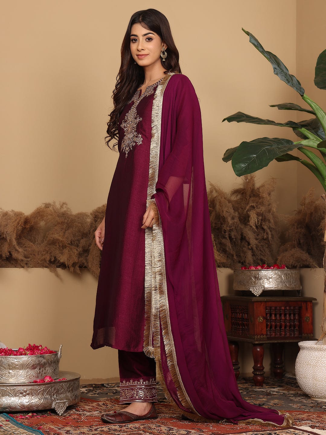 The Kurti Collection Women Zari Embroidered Kurta Set With Dupatta