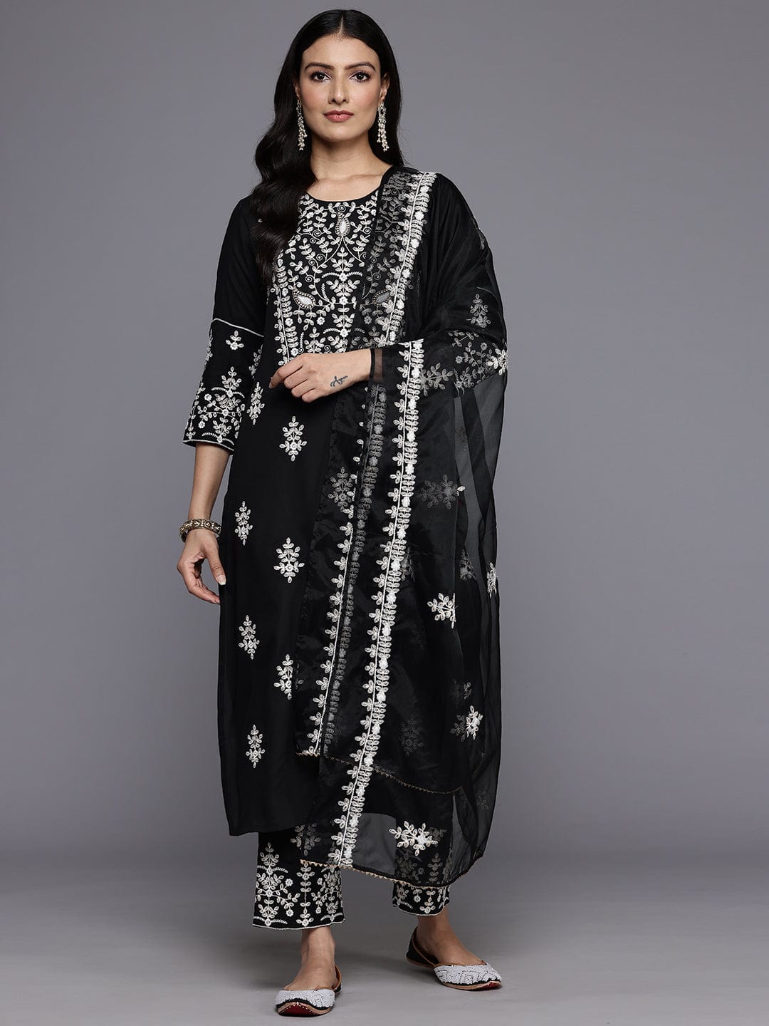 The Kurti Collection Women Black Round Neck Thread Embroidered Kurta Paired With Bottom And Dupatta