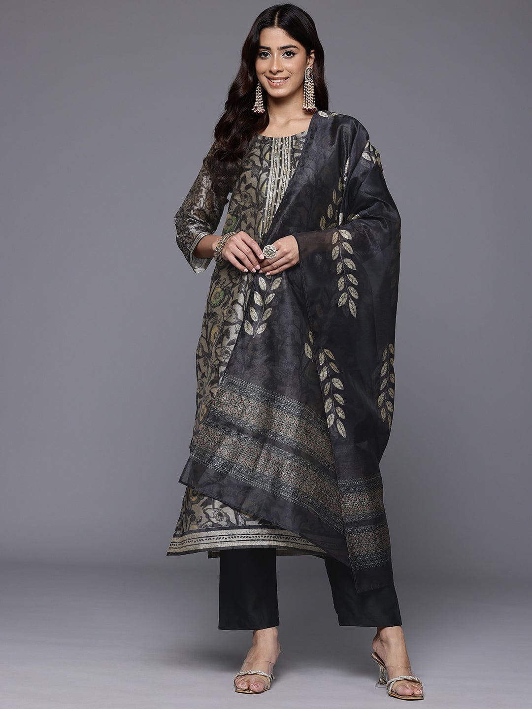 The Kurti Collection Women Grey Floral Printed Round Neck Straight Kurta Paired With Bottom And Printed Dupatta.