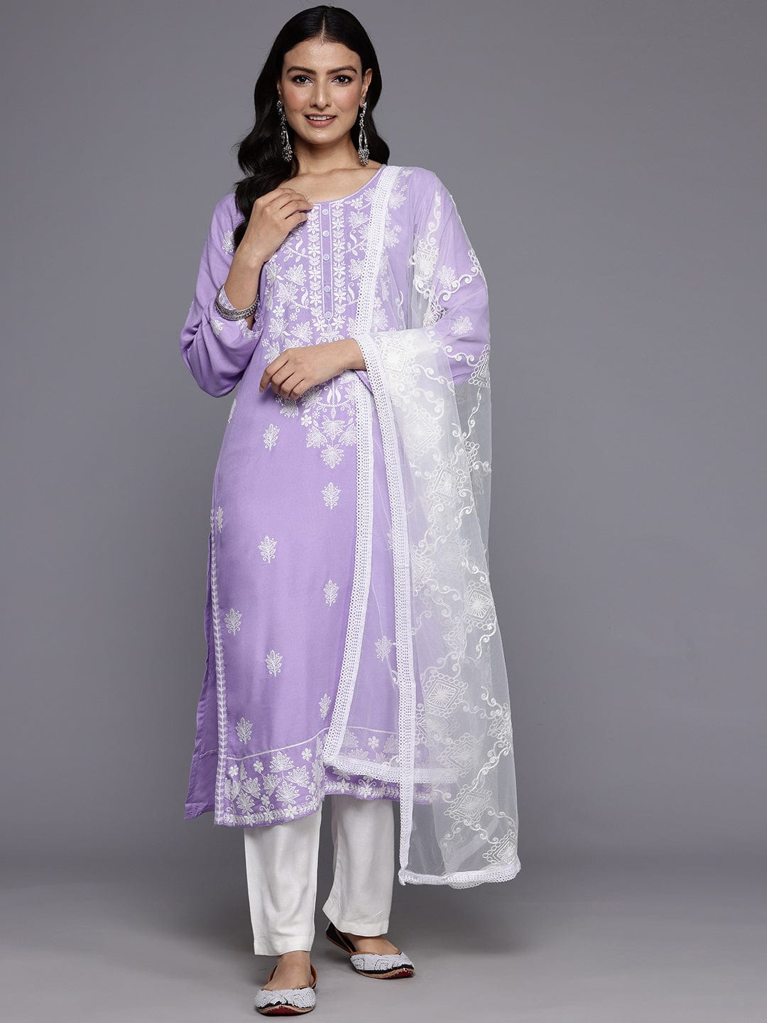 The Kurti Collection Women Lavender Floral Thread Embroidered Straight Kurta Paired With White Bottom And White Embroidered Dupatta