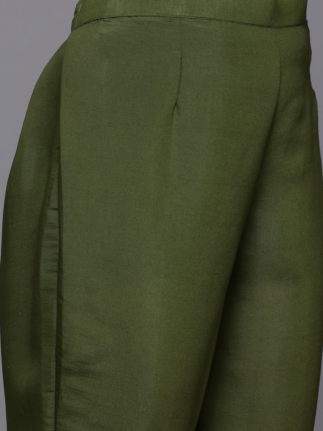 The Kurti Collection Women Green Round Neck Zari Embroidered Kurta Paired With Bottom & Dupatta