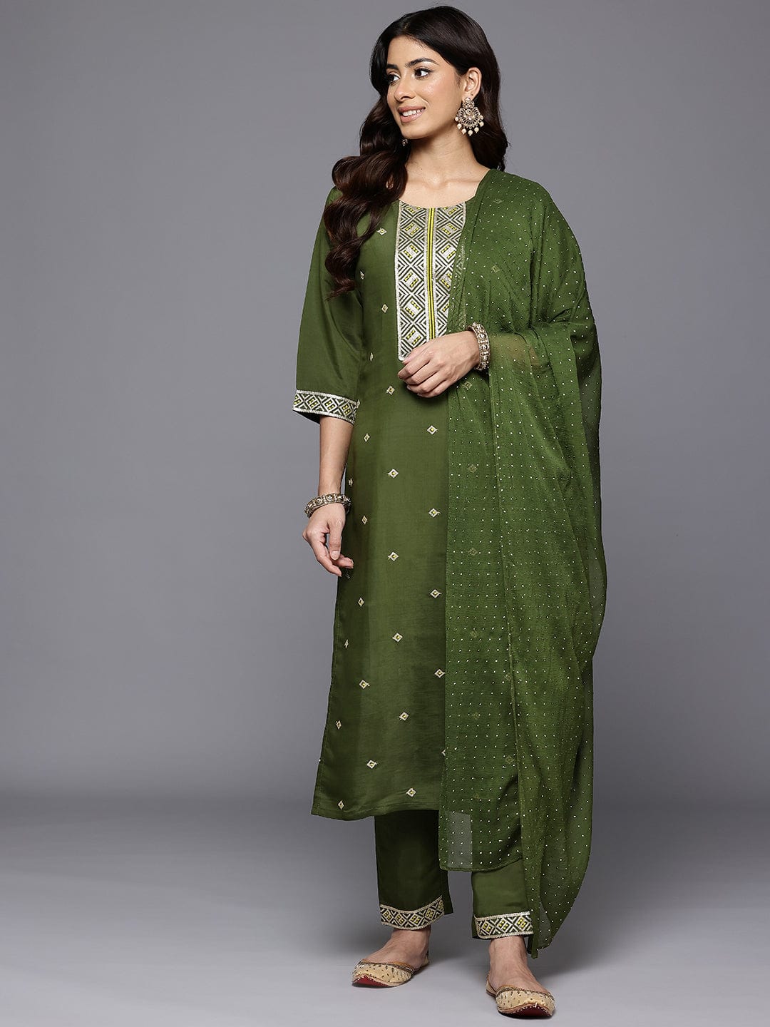 The Kurti Collection Women Green Round Neck Zari Embroidered Kurta Paired With Bottom & Dupatta