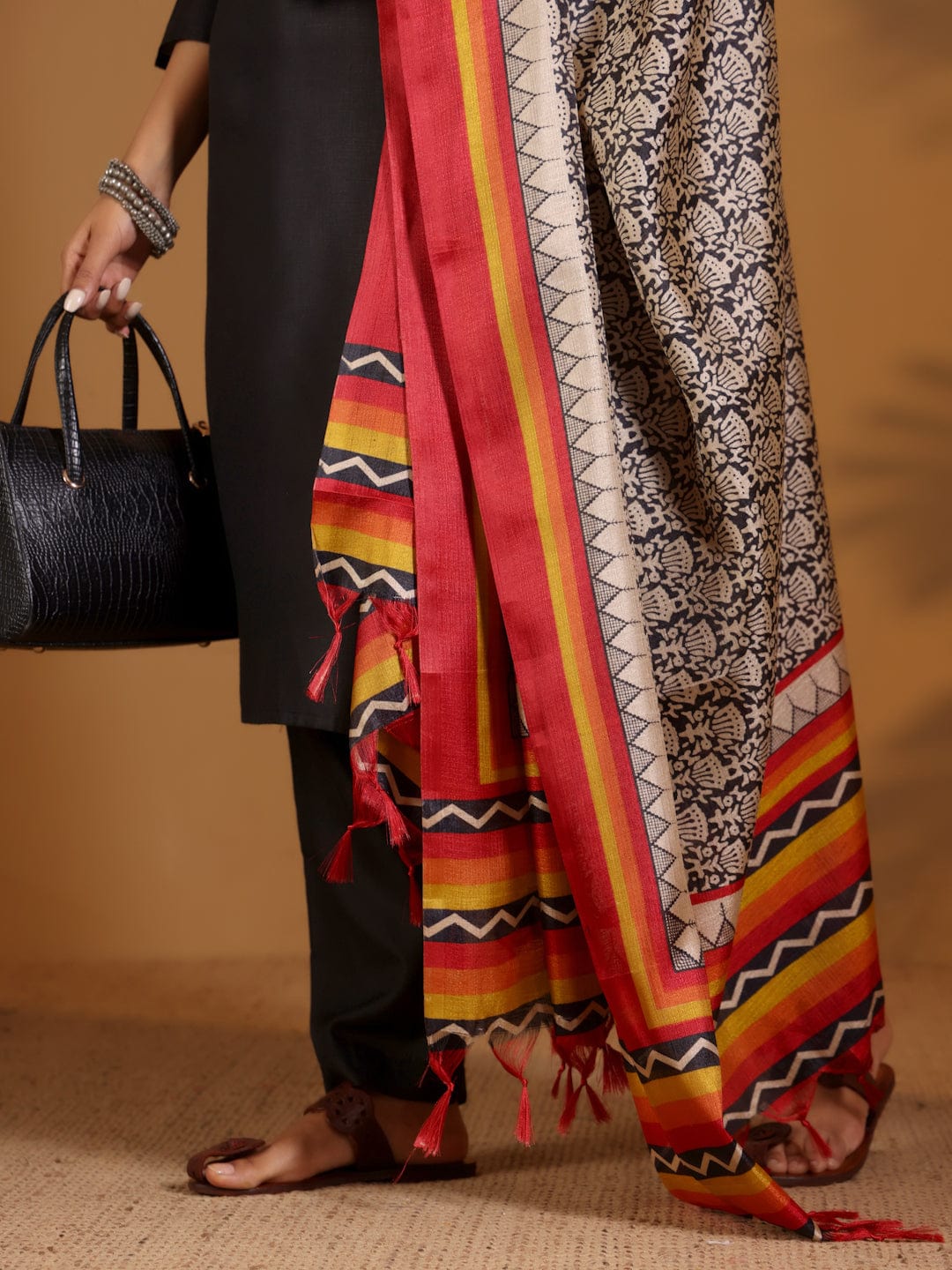 The Kurti Collection Women V Neck Kurta With Trouser And Printed Dupatta