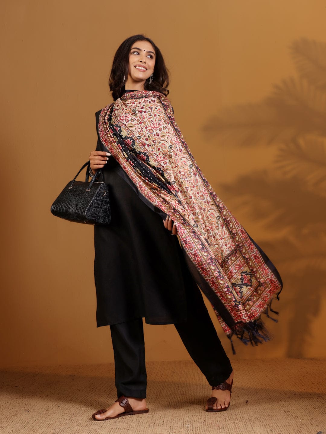 The Kurti Collection Women V Neck Kurta With Trouser And Printed Dupatta