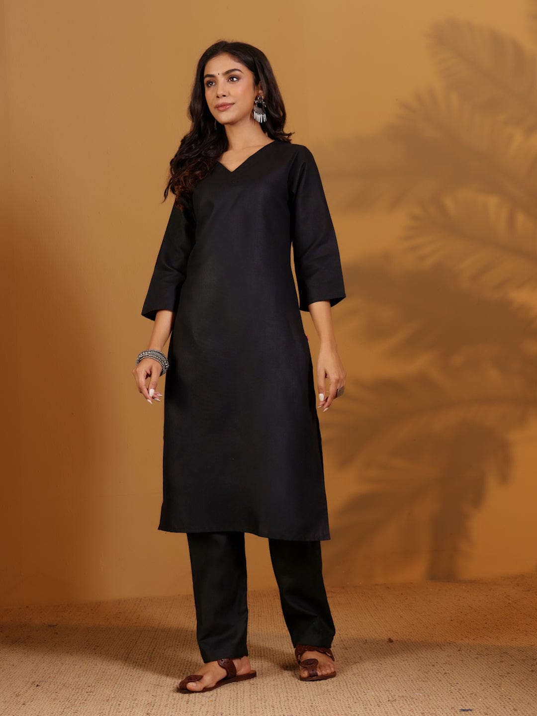 The Kurti Collection Women V Neck Kurta With Trouser And Printed Dupatta