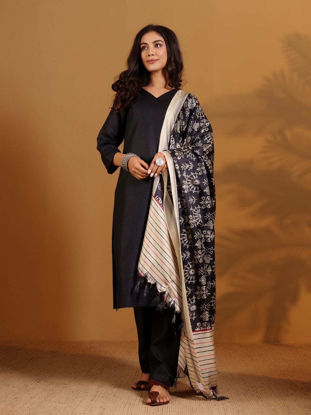 The Kurti Collection Women V Neck Kurta With Trouser And Printed Dupatta