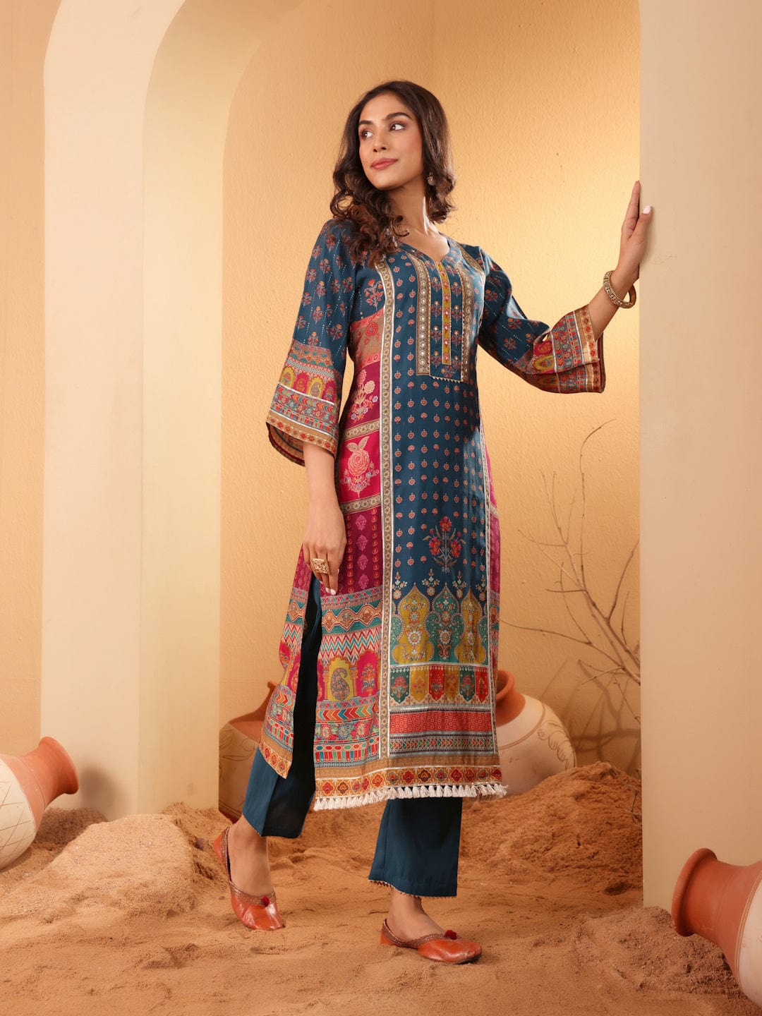 The Kurti Collection Women Teal Blue Ethnic Printed Straight Kurta With Trouser