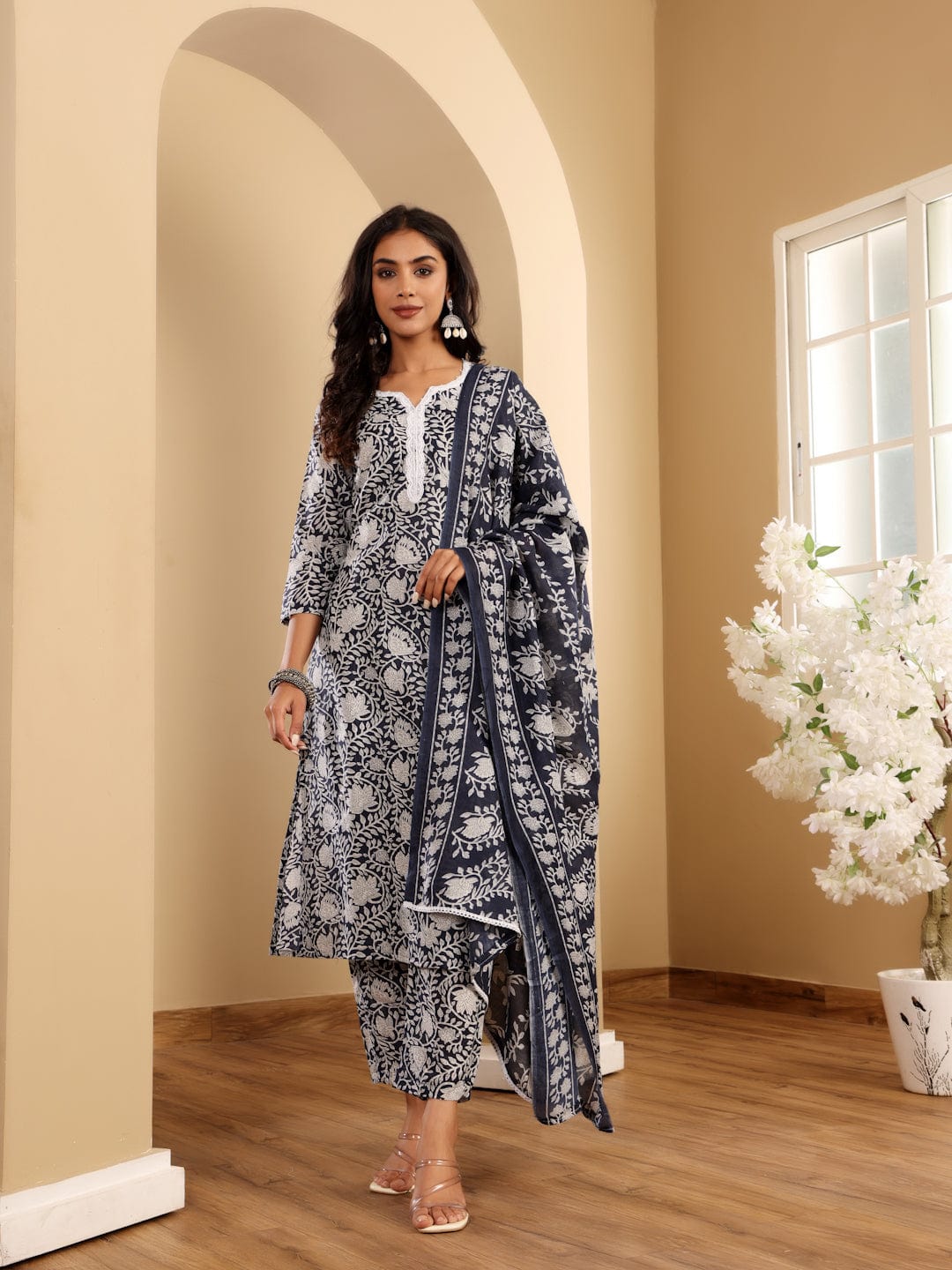 The Kurti Collection Women Ethnic Floral Printed Kurta With Trouser & Dupatta