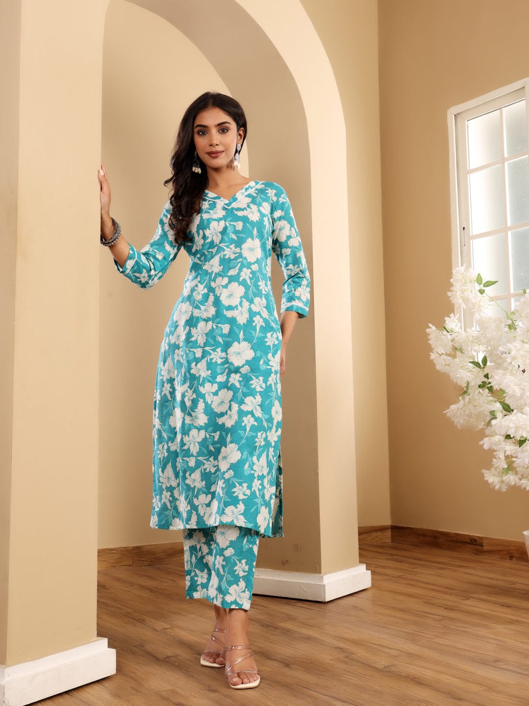 The Kurti Collection Women Floral Printed V Neck Kurta With Trouser & Dupatta