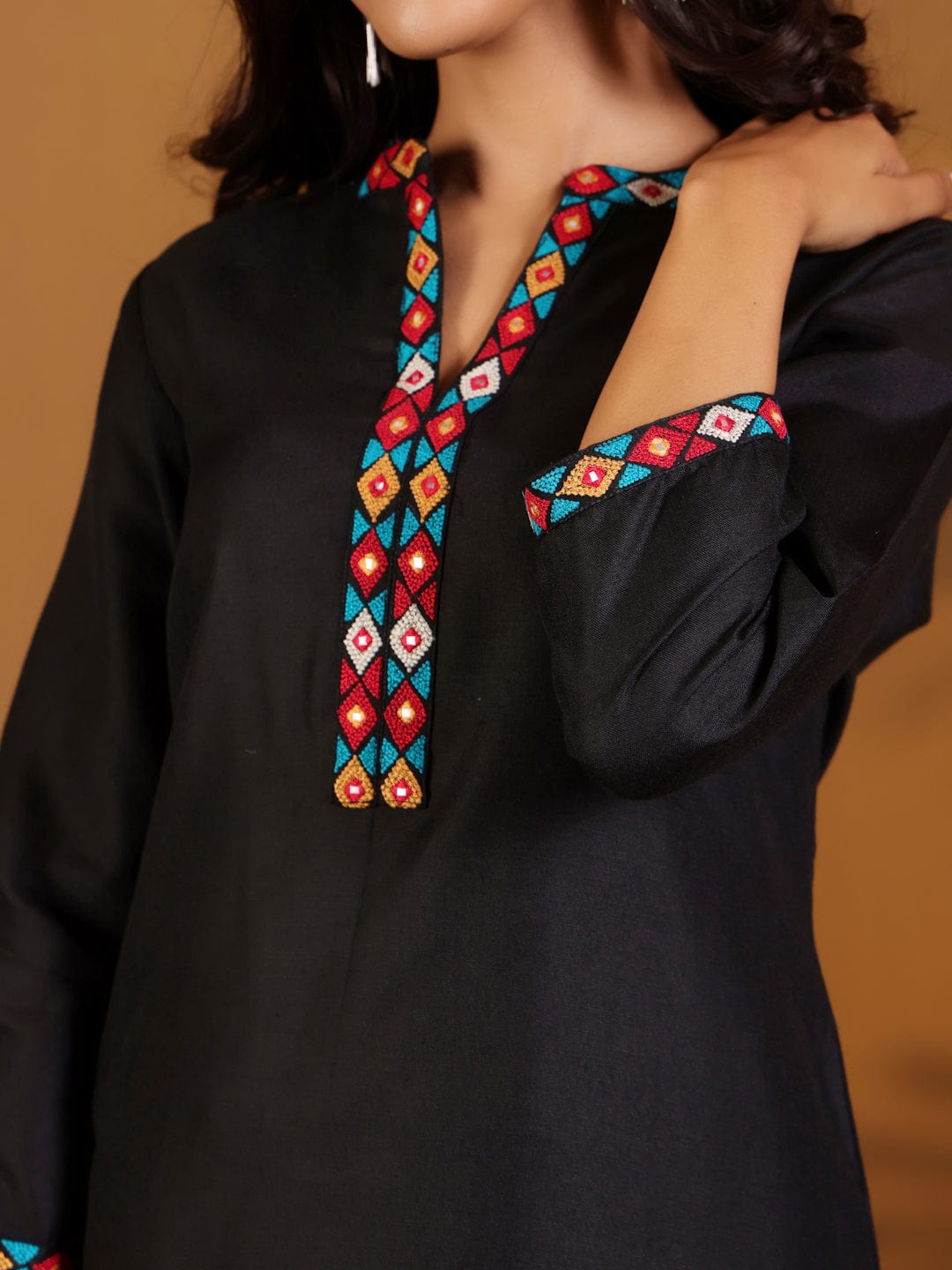 The Kurti Collection Women Mandarin Collar Embroidered Straight Kurta With Trouser & Floral Printed Dupatta