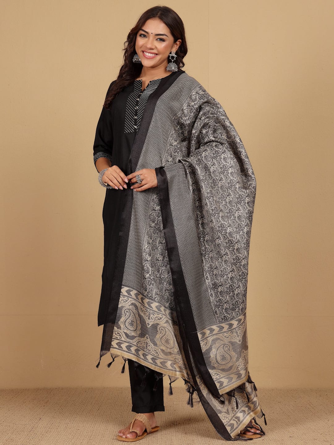 The Kurti Collection The Kurti Collection Women Thread Embroidered Yoke Kurta With Trouser & Jacquard Dupatta