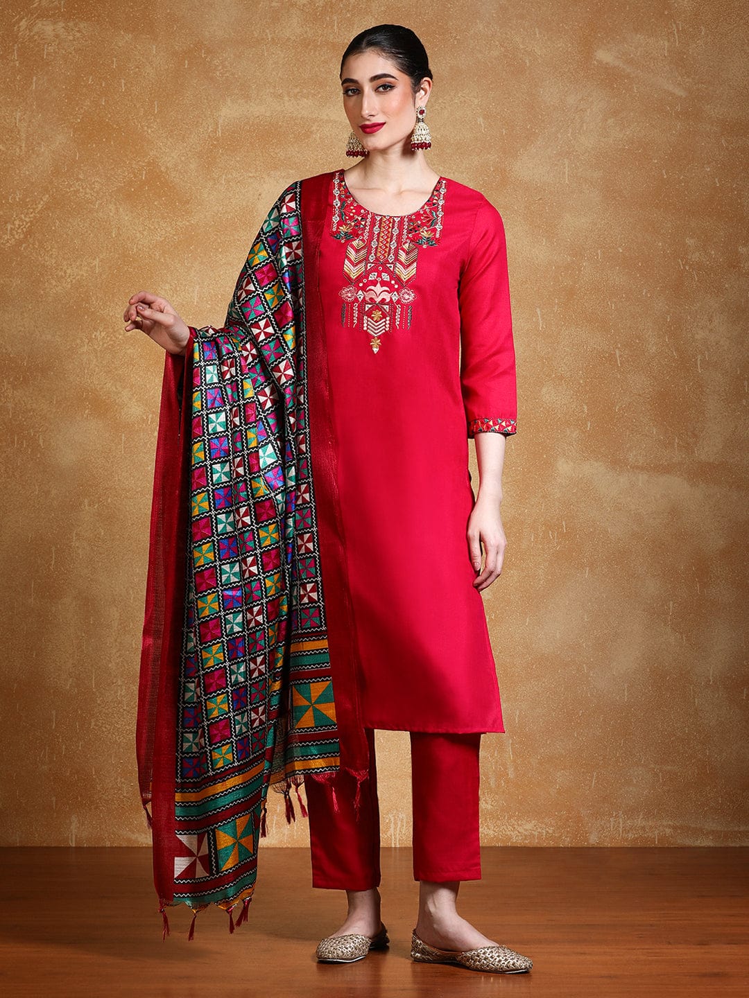 The Kurti Collection Women Floral Yoke Design Regular Thread Work Kurta with Trousers & with Dupatta