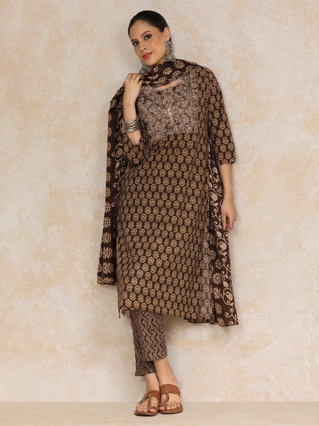 The Kurti Collection Brown Ethnic Jaipuri Printed Thread Embroidered Kurta With Trouser & Dupatta