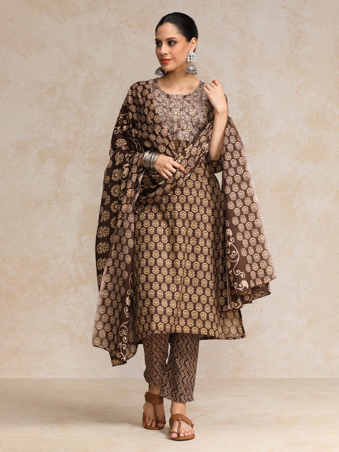 The Kurti Collection Brown Ethnic Jaipuri Printed Thread Embroidered Kurta With Trouser & Dupatta