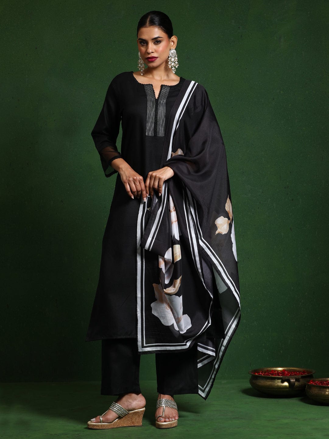 The Kurti Collection Women Thread Embroidere Yoke With Lace Detailing Kurta And Trouser With Dupata