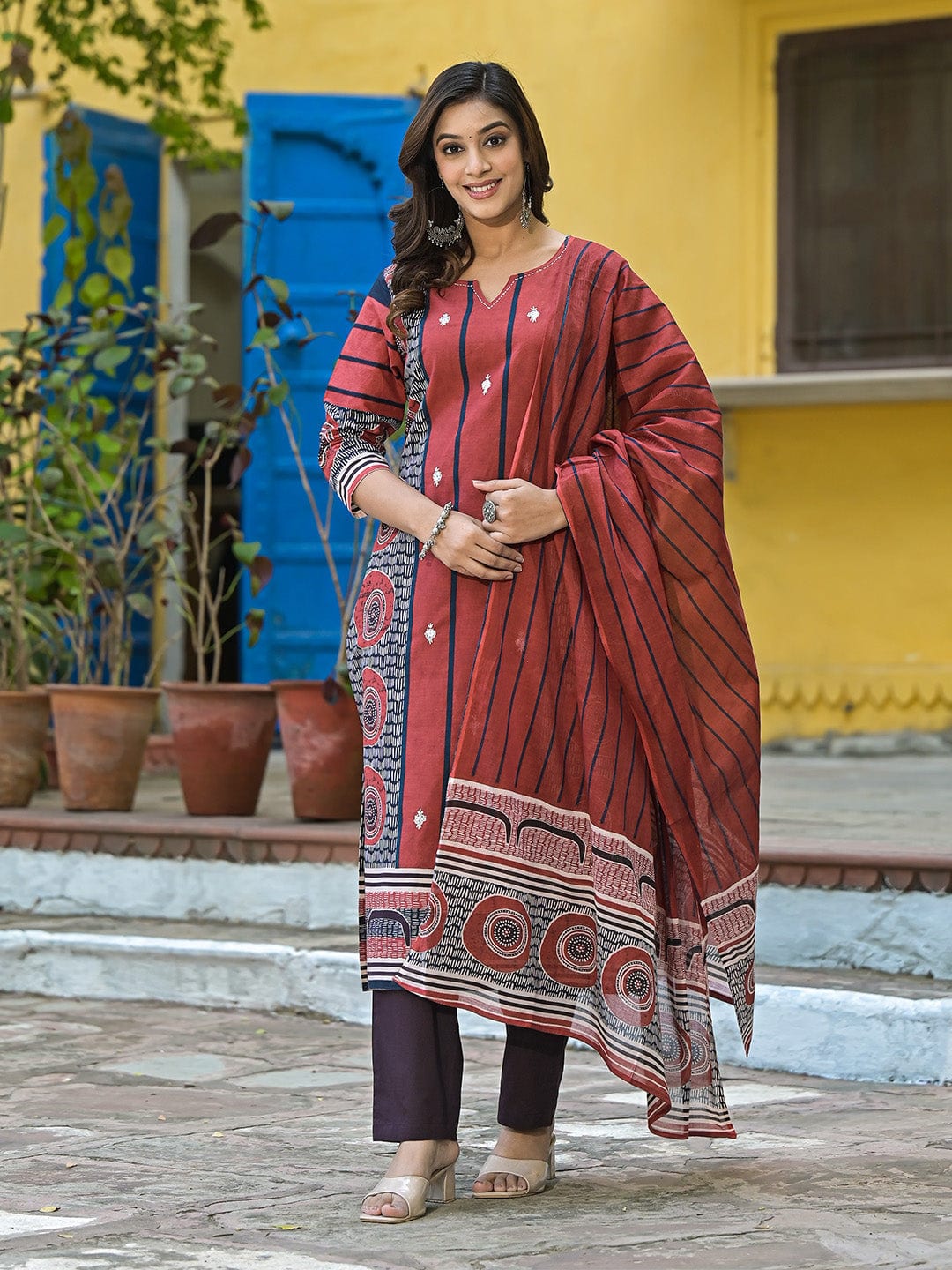 Women The Kurti Collection Maroon Strpper with Ethnic Printed Kurta With Trouser & Dupatta