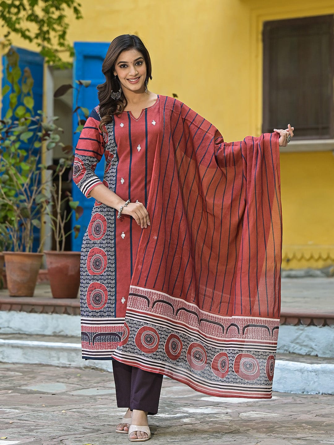 Women The Kurti Collection Maroon Strpper with Ethnic Printed Kurta With Trouser & Dupatta
