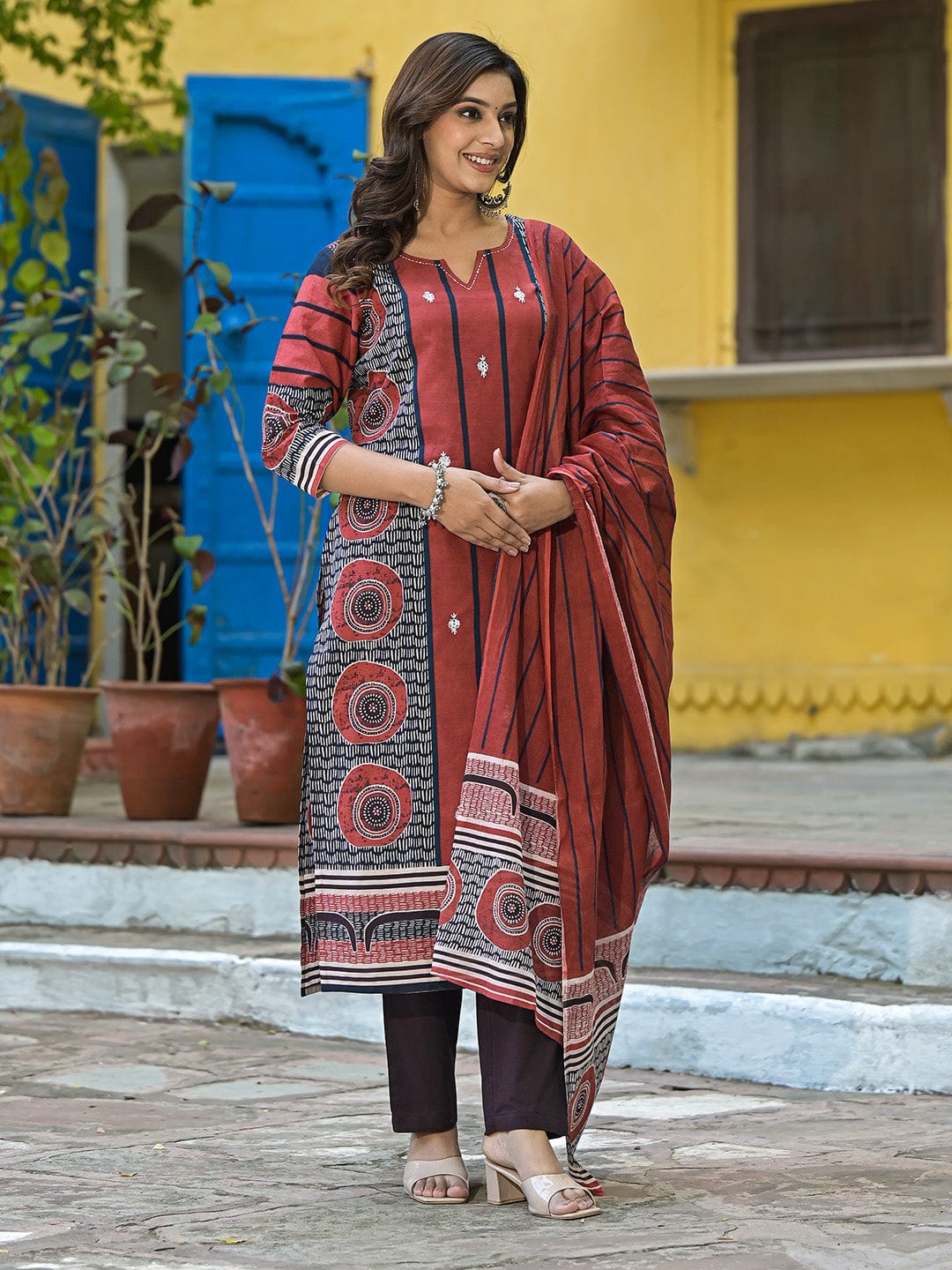 Women The Kurti Collection Maroon Strpper with Ethnic Printed Kurta With Trouser & Dupatta