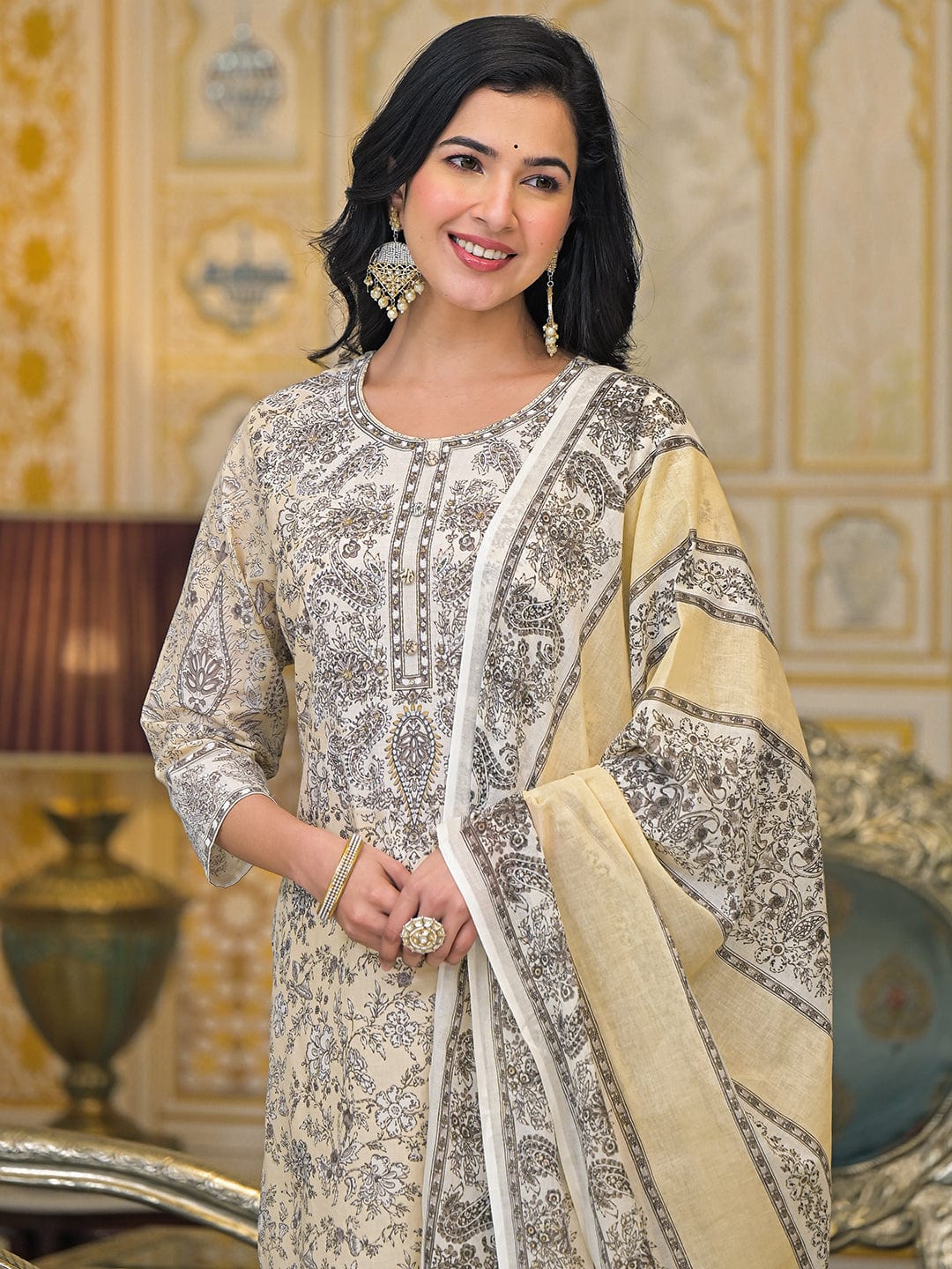 The Kurti Collection Women Floral & Paisely Printed Kurta With Trouser & Dupatta