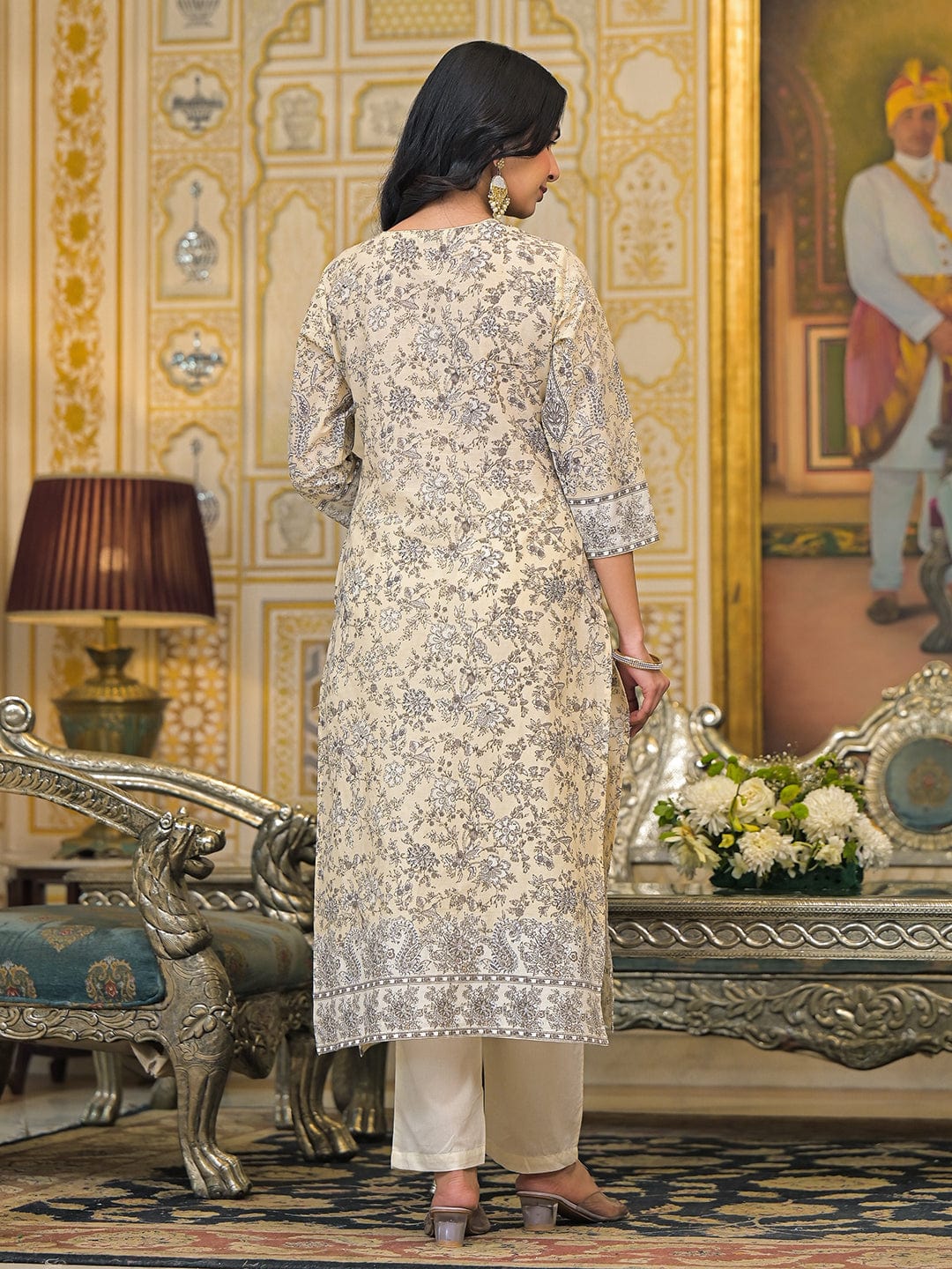 The Kurti Collection Women Floral & Paisely Printed Kurta With Trouser & Dupatta