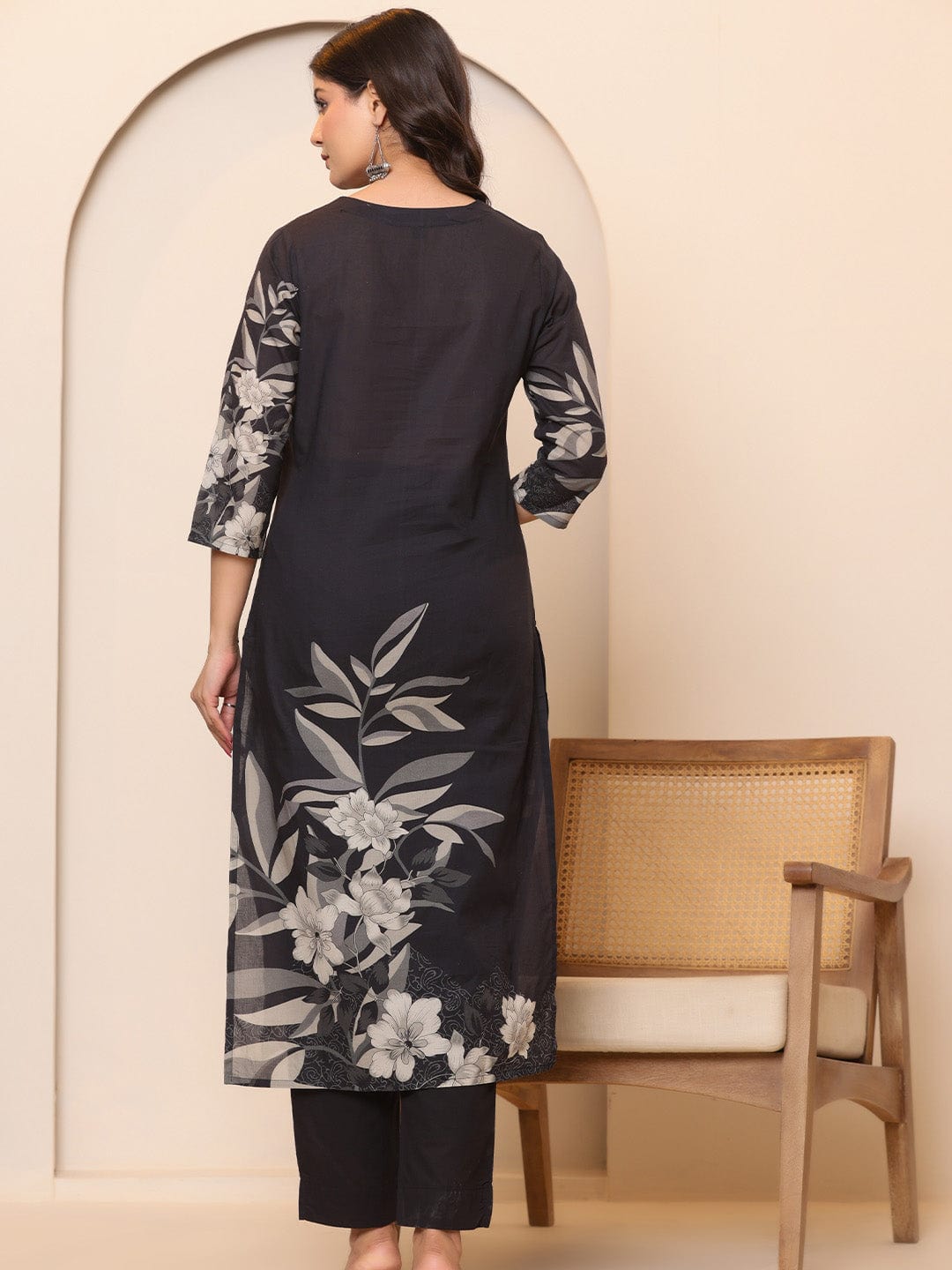 The Kurti Collection Women Floral Placement Printed V Neck Thread Embroidered Kurta With Trouser & Dupatta