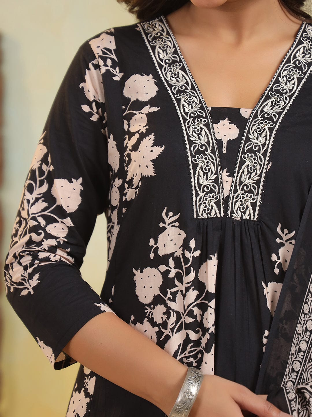 The Kurti Collection Women Ethnic Floral Printed V Neck Kurta With Trouser & Dupatta