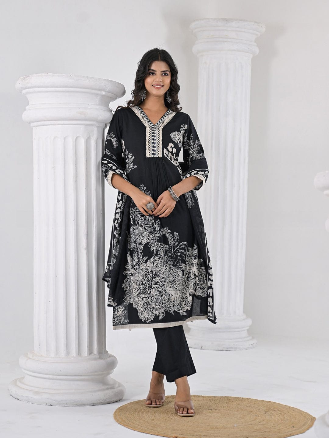 The Kurti Collection Women Floral Printed V Neck Thread Embroidered Kurta With Trouser & Dupatta