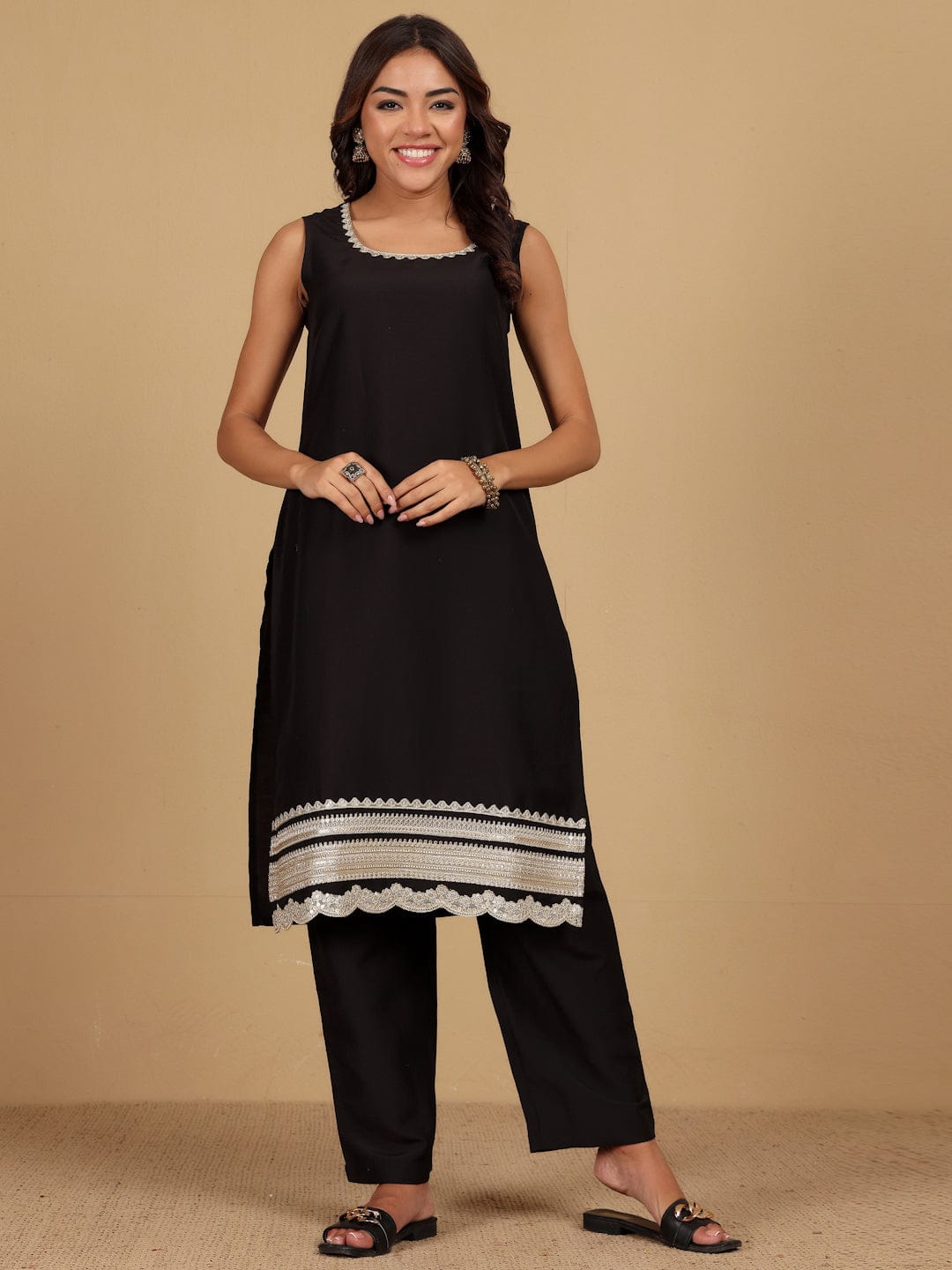 The Kurti Collection Women Round Neck Sleeveless Kurta With Trouser & Dupatta