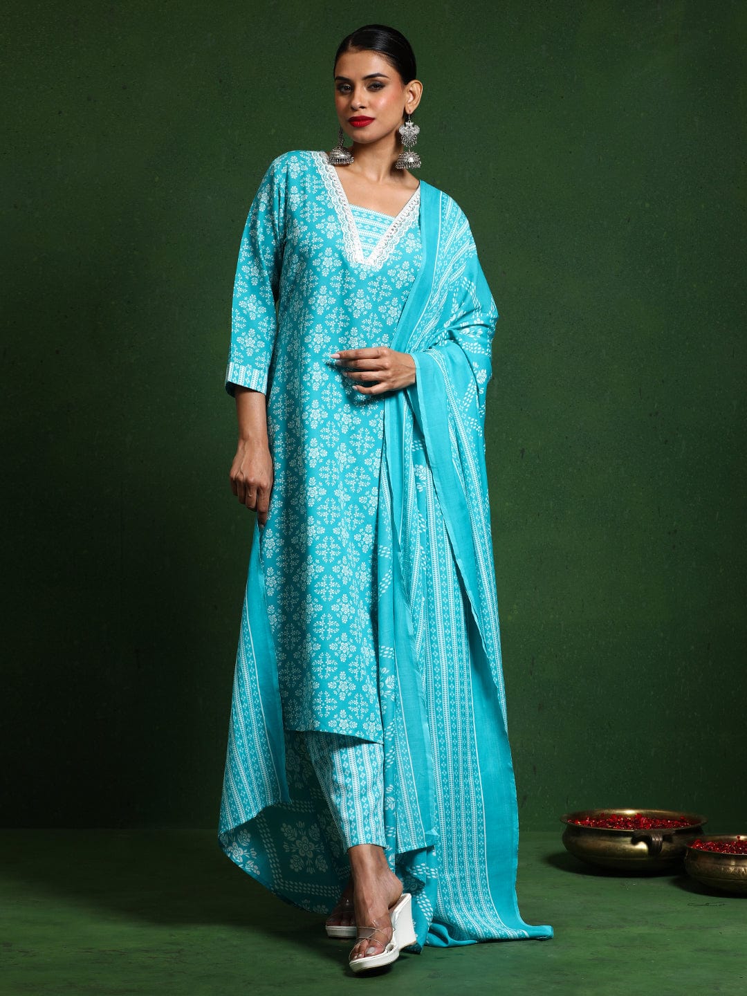 The Kurti Collection Women Floral Printed V Neck Kurta with Trouser & Dupatta
