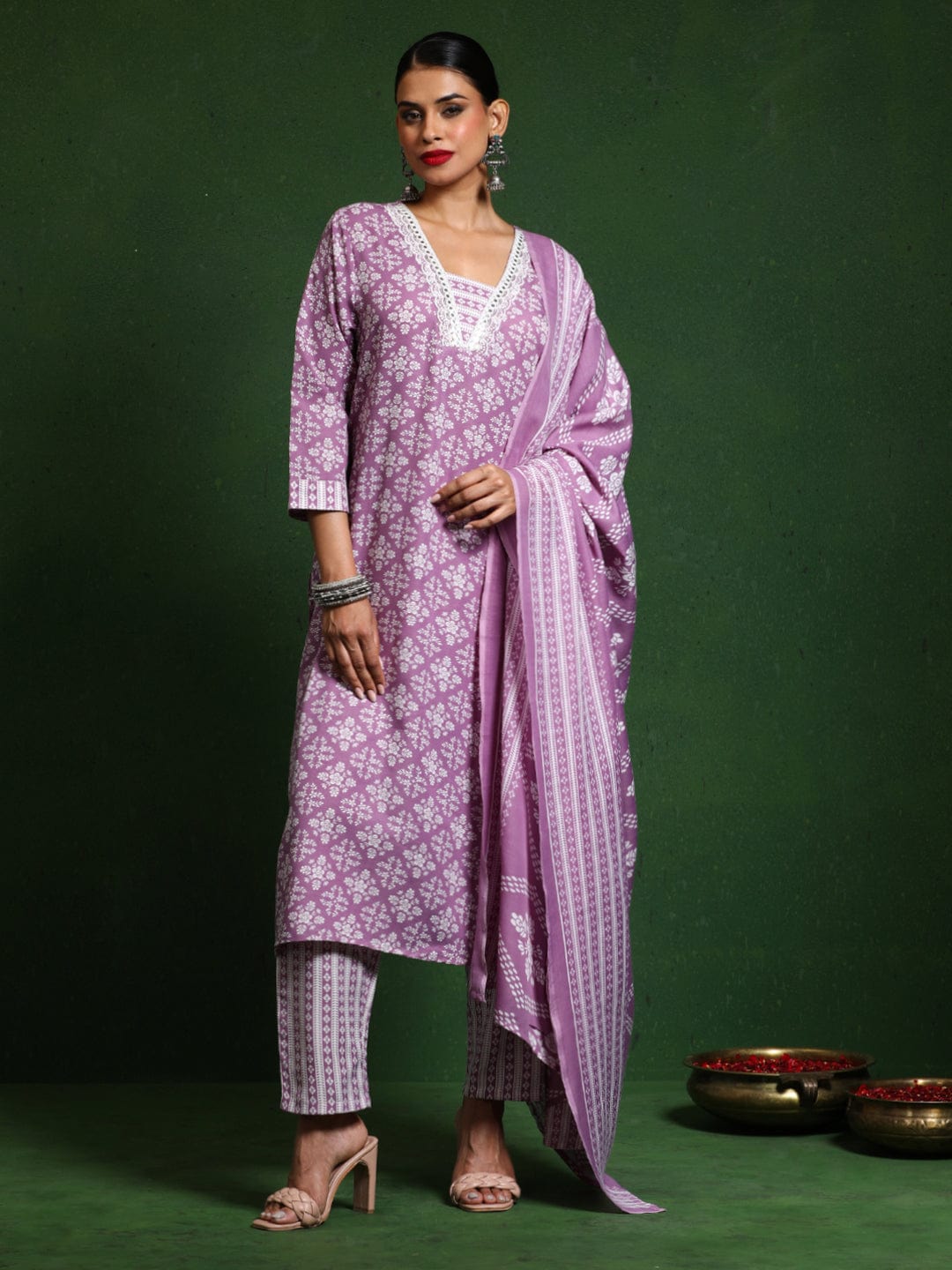 The Kurti Collection Women Floral Printed V Neck Kurta with Trouser & Dupatta