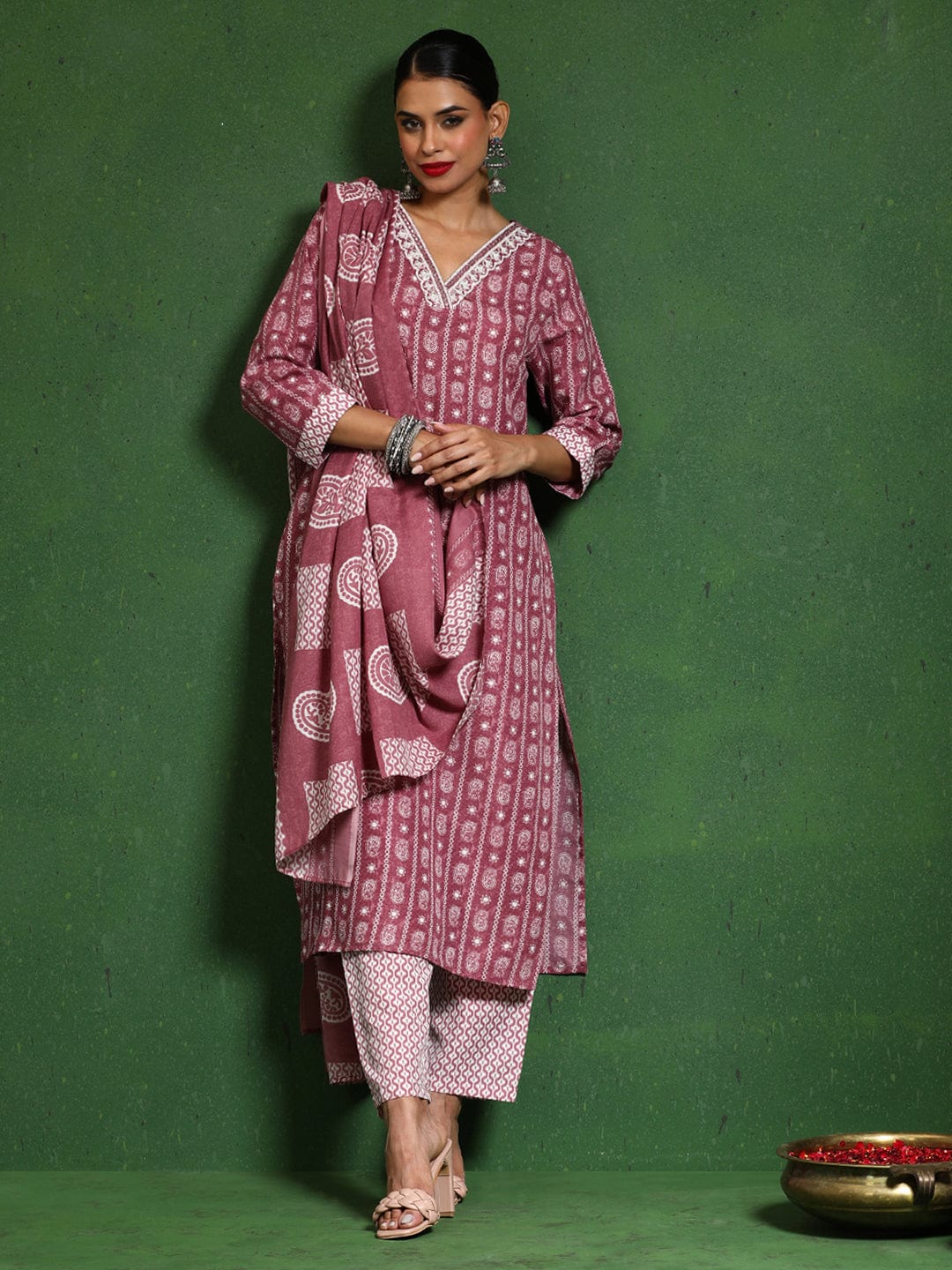 The Kurti Collection Women Floral Printed V Neck Kurta with Trouser & Dupatta