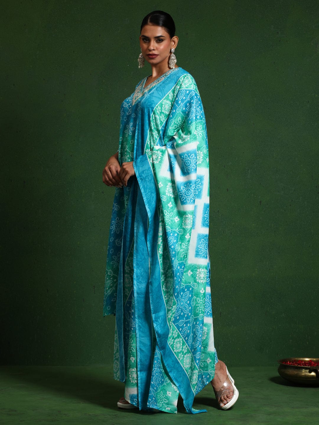 The Kurti Collection Women Floral Printed V Neck Kurta with Trouser & Dupatta